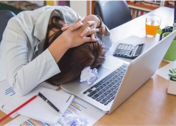 Expertos anuncian un agotamiento extremo y estrès de trabajadores en empresas