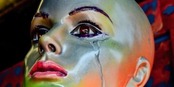 La persona que subsiste durmiendo menos de 5 horas al dìa serìa un super humano con mutaciòn genètica
