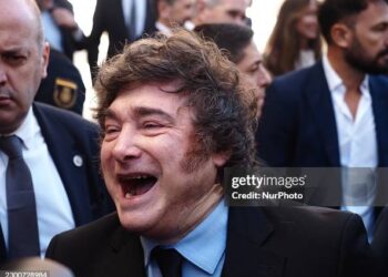 La economìa de Javier Milei atraviesa una de las peores crìsis de los ultimos 30 años
