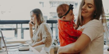 Una radiografía de cómo cambió la maternidad y la vida familiar en la Argentina